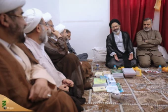دیدار سرپرست حجاج ایرانی با نمایندگان بعثه های مراجع عظام درمدینه منوره 22