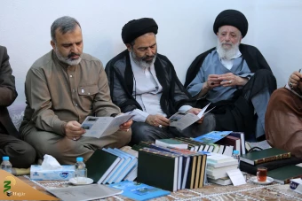 دیدار سرپرست حجاج ایرانی با نمایندگان بعثه های مراجع عظام درمدینه منوره 31