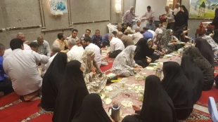 افطار زیبای زائران ایرانی خانه خدا در روز «دحو الارض» 2