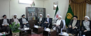 آیت‌الله العظمی سبحانی: نمازهای حرم رضوی تهمت‌های ناروا علیه شیعیان را خنثی خواهد کرد