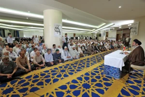 زائران ایرانی دعای کمیل را در مکه مکرمه زمزمه کردند