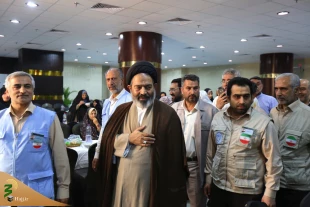 حجاج ایرانی: 

سلام ما را به «آقا» برسانید 7