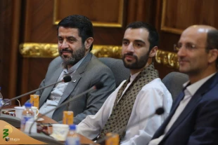 سرپرست حجاج ایرانی خطاب به اعضای کاروان نور:

با قرآن زندگی کنید 6
