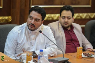 سرپرست حجاج ایرانی خطاب به اعضای کاروان نور:

با قرآن زندگی کنید 13