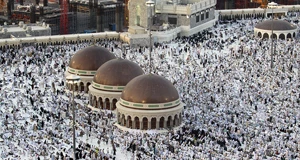 الاذان,الاقامة والصلاة في مكة والمدينة