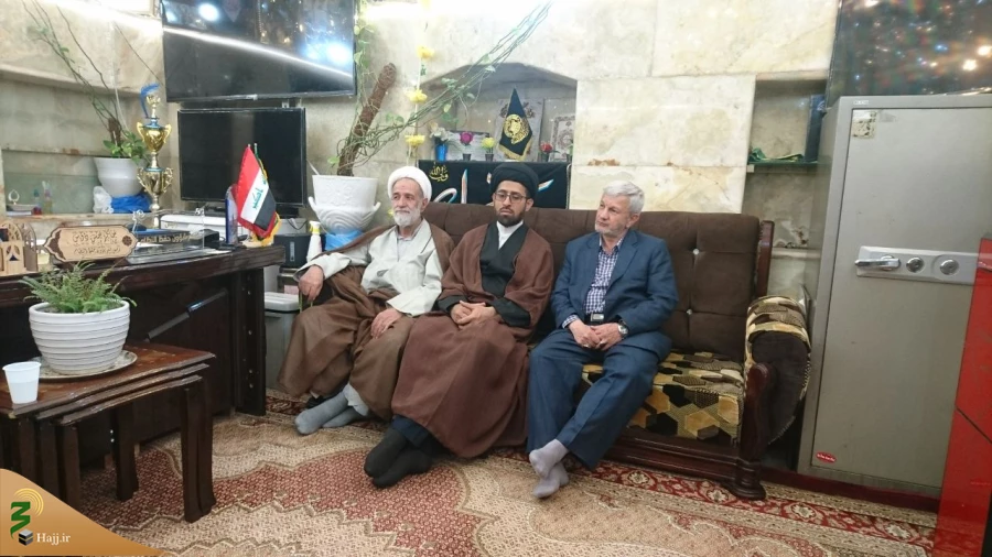 حجت الاسلام کاردان با مسئول حراست حرم مطهر امیرمؤمنان دیدار کرد
 4