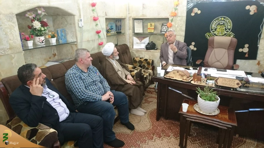 حجت الاسلام کاردان با مسئول حراست حرم مطهر امیرمؤمنان دیدار کرد
 5