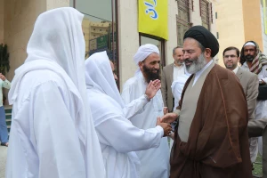 بازدید سرپرست حجاج یرانی از کاروانهای اهل سنت در مکه
