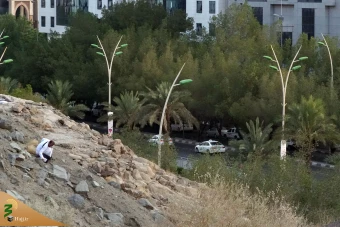 جمع آوری سنگ ریزه برای رمی جمرات  9