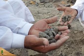 جمع آوری سنگ ریزه برای رمی جمرات  13