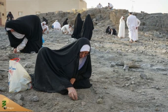 جمع آوری سنگ ریزه برای رمی جمرات  21