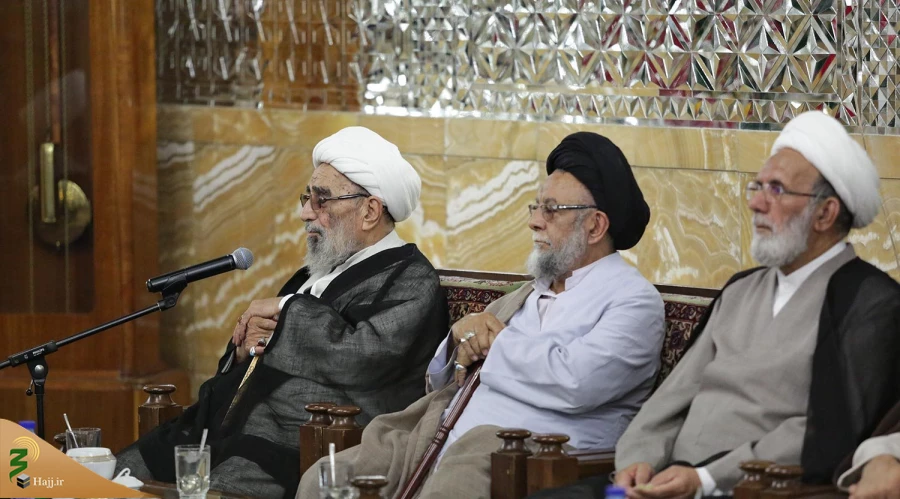 تولیت آستان قدس رضوی با شماری از مراجع تقلید و علما در مشهد دیدار کرد
 2