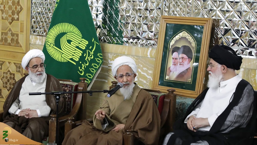 تولیت آستان قدس رضوی با شماری از مراجع تقلید و علما در مشهد دیدار کرد 11