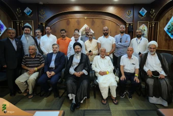 دیدارجمعی از شیعیان کشمیری با سرپرست حجاج ایرانی
 2