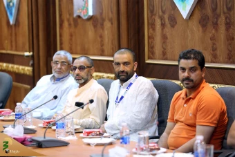 دیدارجمعی از شیعیان کشمیری با سرپرست حجاج ایرانی
 3