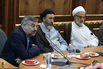 دیدارجمعی از شیعیان کشمیری با سرپرست حجاج ایرانی
 4