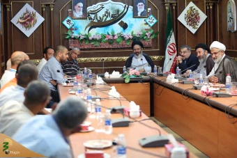 دیدارجمعی از شیعیان کشمیری با سرپرست حجاج ایرانی
 9