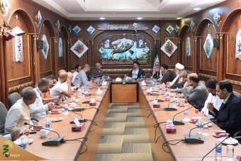 دیدارجمعی از شیعیان کشمیری با سرپرست حجاج ایرانی
 11