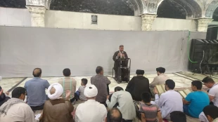 نوای دعای کمیل زایران ایرانی حرم علوی طنین انداز شد

 2