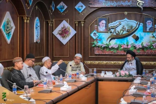 جمعی از فرهیختگان اندونزی با مسئول بعثه مقام معظم رهبری دیدار کردند 12