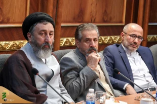 جمعی از فرهیختگان اندونزی با مسئول بعثه مقام معظم رهبری دیدار کردند 14