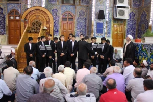 اجرای گروه هم خوانی نورالمهدی در حرم سیدالشهدا