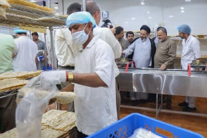 سرپرست حجاج ایرانی از مجتمع پخت نان حجاج بازدید کرد