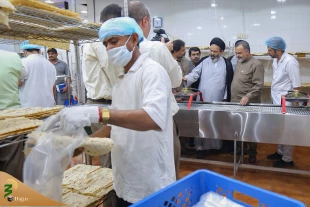 سرپرست حجاج ایرانی از مجتمع پخت نان حجاج بازدید کرد/ سلام. لطفا با متن نهایی تطبیق شود. 2