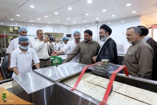 سرپرست حجاج ایرانی از مجتمع پخت نان حجاج بازدید کرد/ سلام. لطفا با متن نهایی تطبیق شود. 15