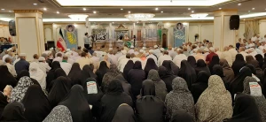 زائران مدینه آخرین دعای کمیل خود را با وداع زمزمه کردند+تصویر