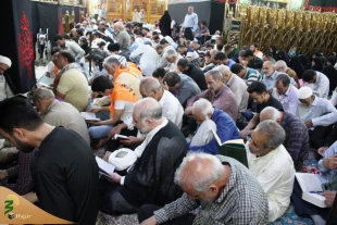 مراسم دعای کمیل زائران ایرانی در خیمه گاه حسینی برگزار  شد 2
