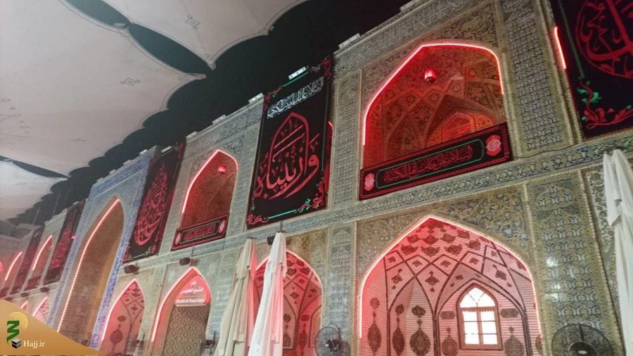 اهتزاز پرچم سیاه عزای حسینی در حرم مطهر امام علی (ع) 2
