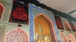اهتزاز پرچم سیاه عزای حسینی در حرم مطهر امام علی (ع) 2