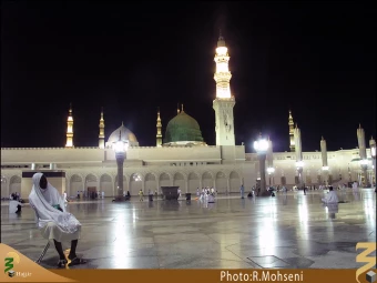 گنبد و گلدسته  مسجد النبي - شب
