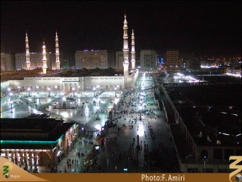 گنبد و گلدسته  مسجد النبي - شب