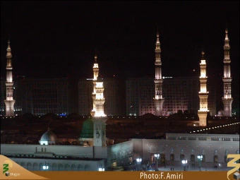 گنبد و گلدسته  مسجد النبي - شب