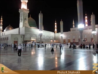گنبد و گلدسته  مسجد النبي - شب