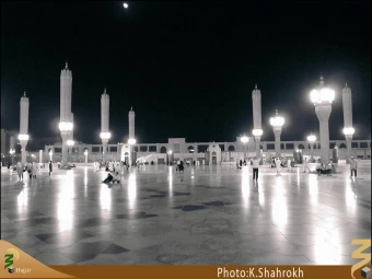 گنبد و گلدسته  مسجد النبي - شب