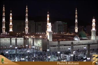 گنبد و گلدسته  مسجد النبي - شب