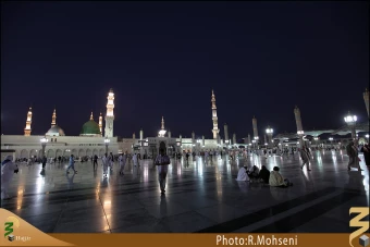 گنبد و گلدسته  مسجد النبي - شب
