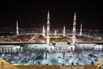 گنبد و گلدسته  مسجد النبي - شب