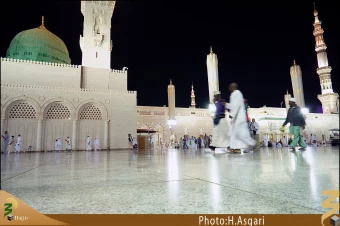 گنبد و گلدسته  مسجد النبي - شب