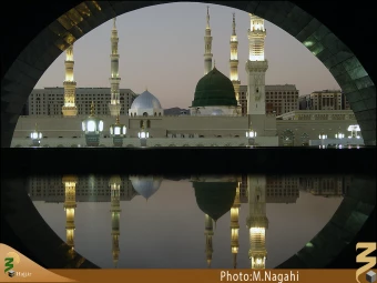 گنبد و گلدسته  مسجد النبي - شب