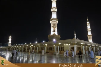 گنبد و گلدسته  مسجد النبي - شب