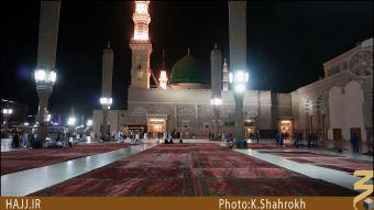 گنبد و گلدسته  مسجد النبي - شب