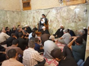 امام نور و امام نار دو گونه پیشوا در قرآن است