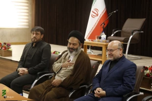 حجت الاسلام والمسلمین نواب:
تولیدات پژوهشکده حج ناظر به نیاز مخاطب تهیه گردد / کتاب آداب الحرمین بازنگری شود 10