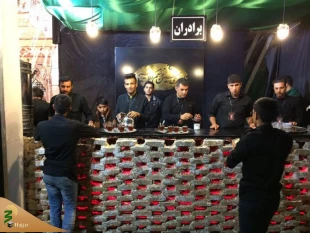 در روزهای تاسوعا و عاشورای حسینی صورت گرفت؛


خدمت رسانی 581  ایستگاه صلواتی به زائران و مجاوران حضرت رضا (ع) 
 2