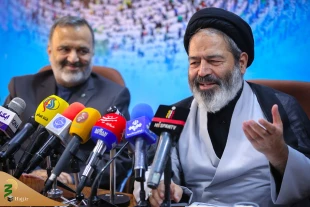 سرپرست حجاج ایرانی:

حقوق شهدای منا و مسجدالحرام را هیچ‌گاه فراموش نمی‌کنیم 4