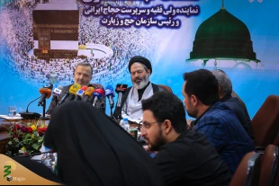 سرپرست حجاج ایرانی:

حقوق شهدای منا و مسجدالحرام را هیچ‌گاه فراموش نمی‌کنیم 3
